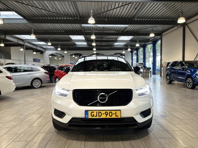 Volvo XC40 1.5 T5 Recharge Inscription | Trekhaak | Adapt. Cruise | Elektrische a.klep | Harman&Kardon | LED | Camera | 4 seiz. banden