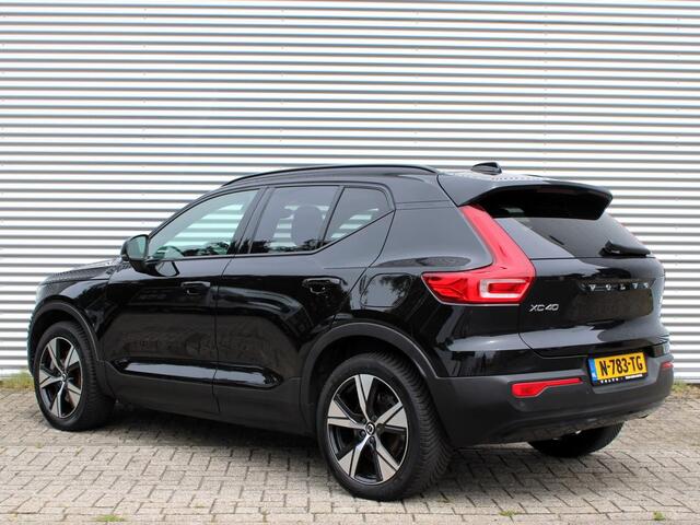 Volvo XC40 Recharge Pro Automaat / Privacy Glass / 360* camera / All season banden