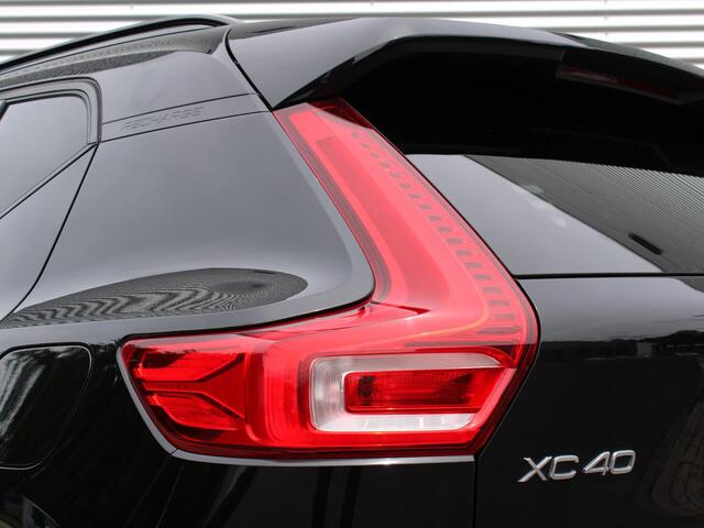 Volvo XC40 Recharge Pro Automaat / Privacy Glass / 360* camera / All season banden