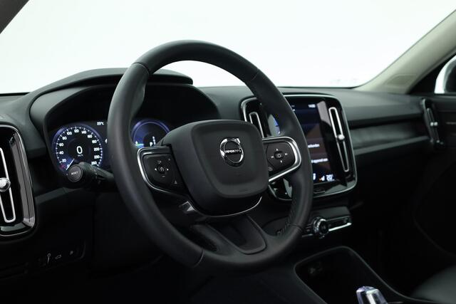 Volvo XC40 1.5 T5 Plug-in hybrid Ultimate Dark | SOH 95% | Pano | Leder | Adapt. Cruise | 360cam | Keyless | Stoel- Stuurverw. | Harman Kardon x