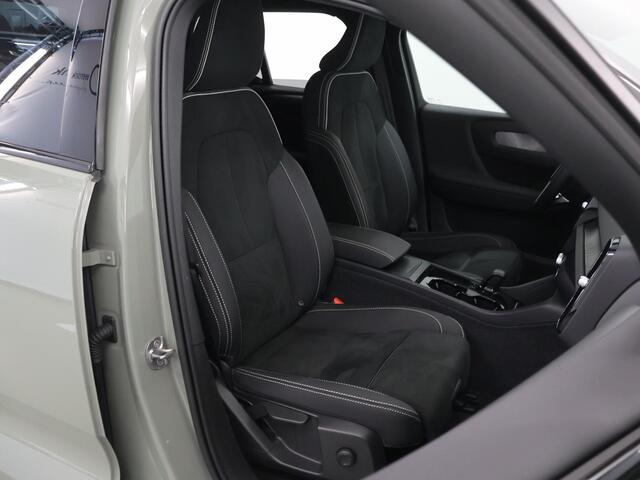 Volvo XC40 Recharge Plus | Parkeercamera | Cruise Control Adaptief | Elektr. Achterklep | Navigatie |