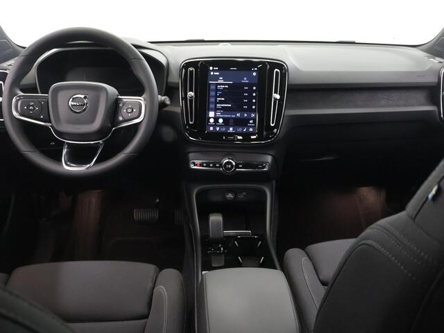 Volvo XC40 Recharge Plus | Parkeercamera | Cruise Control Adaptief | Elektr. Achterklep | Navigatie |