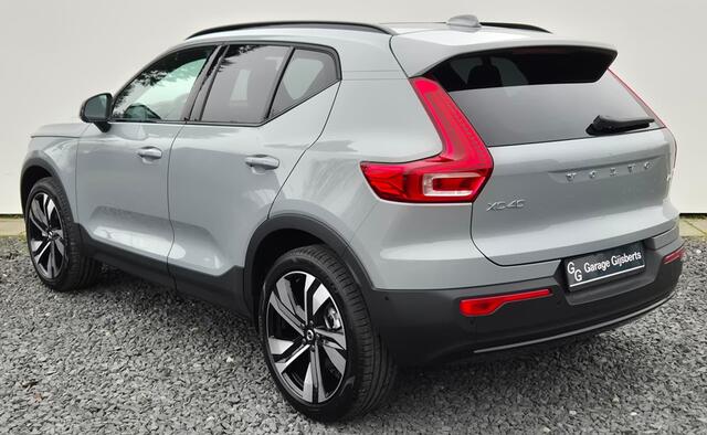Volvo XC40 2.0 B3 ULTRA Dark Panorama Dak - MY 2026 - 20" Wielen - Lighting pack - Lounge-pakket - Harman Kardon Audio - 360 Camera - Climate - Privacy Glass - R980 Interieur - voorruit verwarming - Power seats met memory
