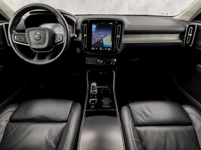 Volvo XC40 1.5 T4 Recharge Inscription 211Pk Automaat (APPLE CARPLAY, GROOT NAVI, STUUR/STOELVERWARMING, LEDER, SPORTSTOELEN, CAMERA, GETINT GLAS, KEYLESS, ELEK ACHTERKLEP, NIEUWSTAAT)