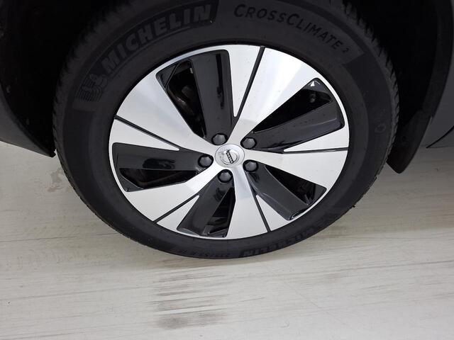Volvo XC40 1.5 T4 Plug-in hybrid Core Bright / Trekhaak / Navi / Parkeersensoren / DakRails