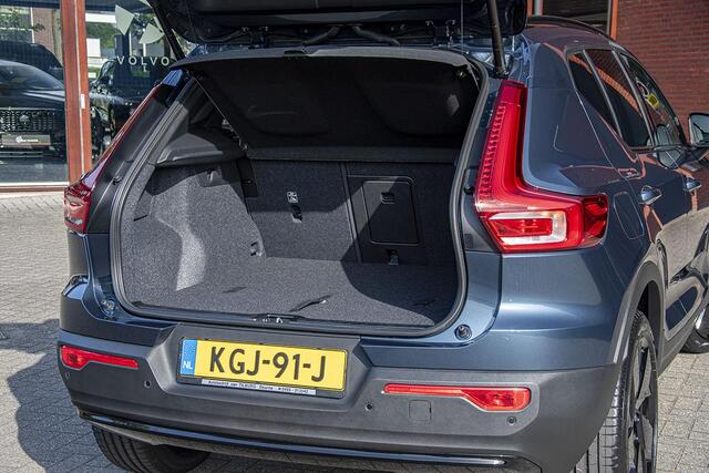 Volvo XC40 2.0 B4 PLUS BLACK EDITION