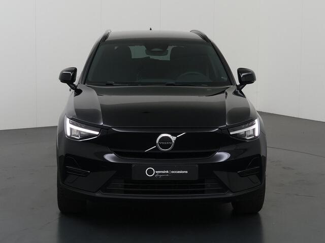 Volvo XC40 Recharge Core | Navigatie | Stoelverwarming | Stuurwielverwarming | Achteruitrijcamera | Apple Carplay/Android Auto |