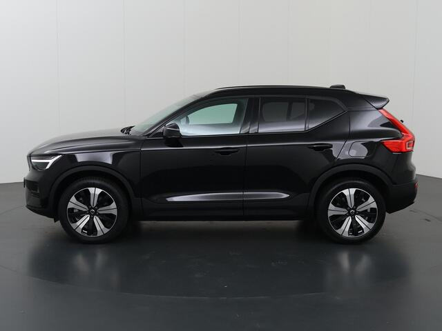 Volvo XC40 Recharge Core | Navigatie | Stoelverwarming | Stuurwielverwarming | Achteruitrijcamera | Apple Carplay/Android Auto |