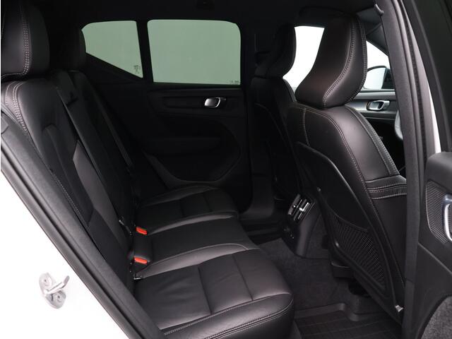 Volvo XC40 T5 262PK Plug-in hybrid R-Design / Trekhaak / Leder / Stoel+Stuurwiel+Achterbank Verwarming / Extra Getint Glas / Adaptieve Full Led / DAB+ / Adaptive Cruise / Pilot Assist