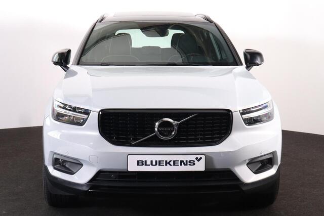 Volvo XC40 T5 Recharge R-Design - Panorama/schuifdak - IntelliSafe Assist & Surround - 360º Camera - Harman/Kardon audio - Parkeersensoren voor & achter - Inklapbare trekhaak - 19' LMV
