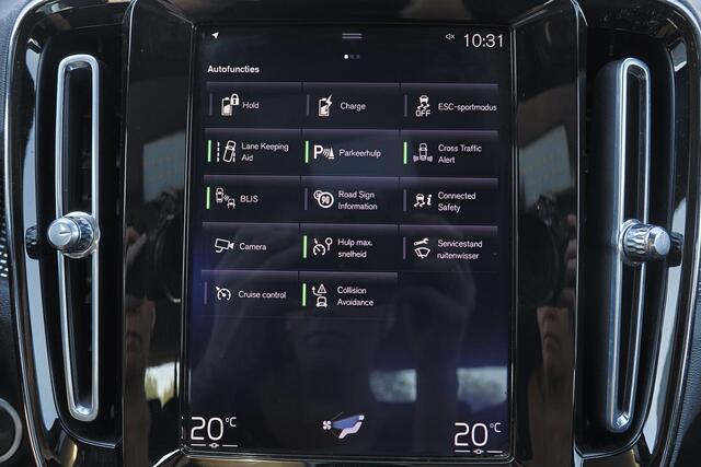 Volvo XC40 T5 Recharge R-Design - Panorama/schuifdak - IntelliSafe Assist & Surround - 360º Camera - Harman/Kardon audio - Parkeersensoren voor & achter - Inklapbare trekhaak - 19' LMV