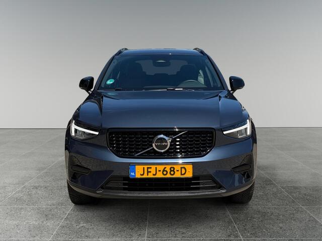 Volvo XC40 2.0 B4 Plus Dark