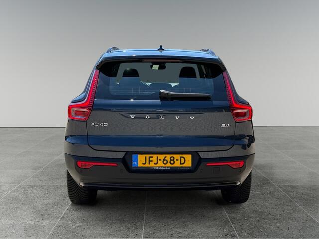 Volvo XC40 2.0 B4 Plus Dark