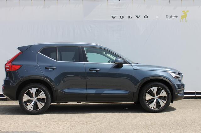 Volvo XC40 T5 262PK Automaat Recharge Business Pro Blis / Panoramisch schuif-kaneldak / Adaptieve Cruise Control / Parkeersensoren voor en achter met parkeercamera /Cross traffic alert