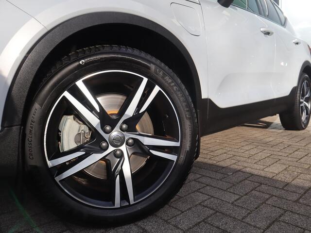 Volvo XC40 1.5 T5 Recharge R-Design | Trekhaak | Memory | 360 camera | Vos geleverd & onderhouden | Lava orange interieur
