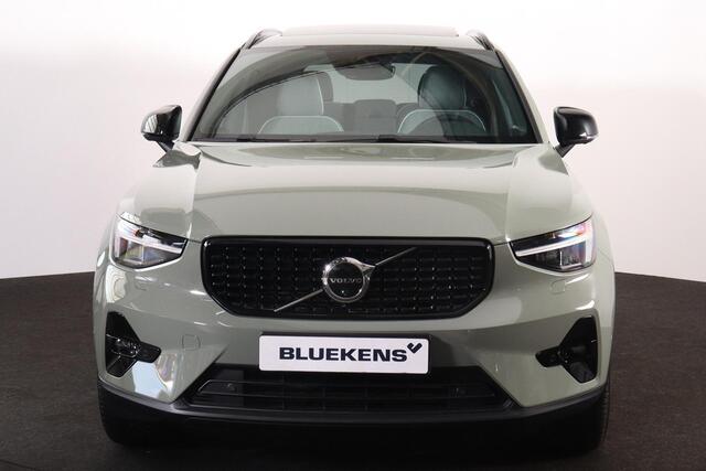 Volvo XC40 T5 Recharge Ultimate Dark - IntelliSafe Assist & Surround - 360º Camera - Harman/Kardon audio - Verwarmde voorstoelen & stuur - Parkeersensoren voor & achter - Elektr. bedienb. voorstoelen met geheugen links - Draadloze tel. lader - Extra getint glas - 19