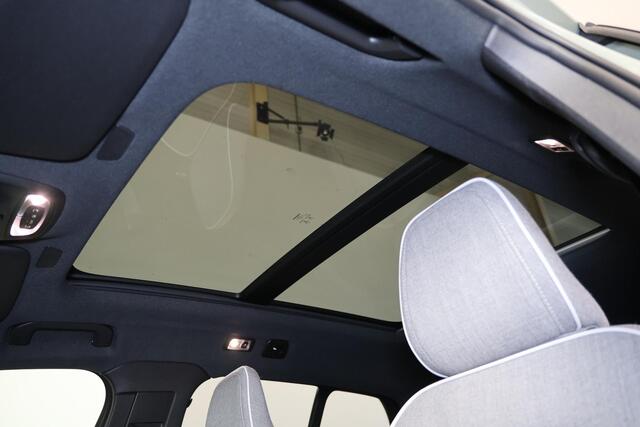 Volvo XC40 T5 Recharge Ultimate Dark - IntelliSafe Assist & Surround - 360º Camera - Harman/Kardon audio - Verwarmde voorstoelen & stuur - Parkeersensoren voor & achter - Elektr. bedienb. voorstoelen met geheugen links - Draadloze tel. lader - Extra getint glas - 19
