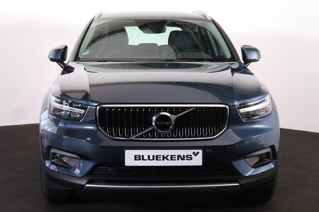 Volvo XC40 T3 Business Pro - IntelliSafe Assist & Surround - Parkeercamera achter - Parkeersensoren voor & achter - Volvo On Call - Inklapbare trekhaak - 18' LMV