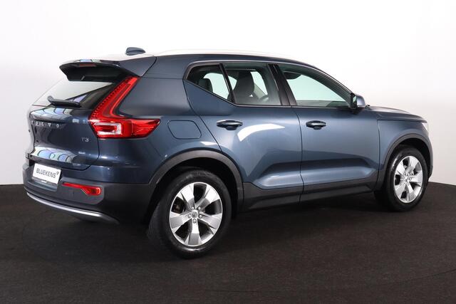Volvo XC40 T3 Business Pro - IntelliSafe Assist & Surround - Parkeercamera achter - Parkeersensoren voor & achter - Volvo On Call - Inklapbare trekhaak - 18' LMV