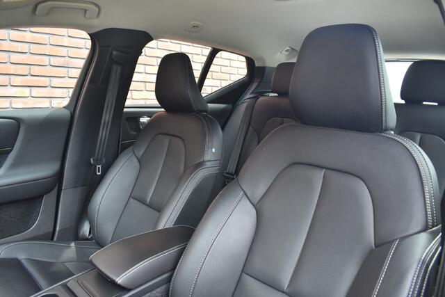 Volvo XC40 B3 177PK Core | Leder |