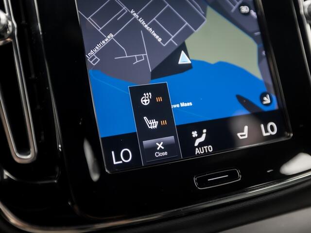 Volvo XC40 1.5 T5 Recharge Sport 262Pk Automaat (APPLE CARPLAY, GROOT NAVI, ZWART HEMEL, STUUR/STOELVERWARMING, SPORTSTOELEN, GETINT GLAS, LANE ASSIST, NIEUWE APK, NIEUWSTAAT)