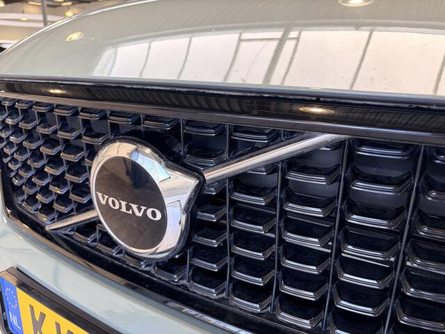 Volvo XC40 1.5 T5 Ultra Dark | Stuur Verwarming | Stoel Verwarming | Panorama Dak | Draadloos oplader Telefoon | Bliss | Camera | Parkeersensoren | Elektrische Achterklep | DAB | Harman Kardon |