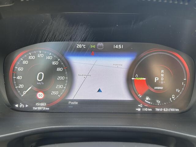Volvo XC40 1.5 T4 Recharge R-Design Expression Adaptieve cruise control / Stoelverwarming / Pilot assist / Parkeercamera / Bochtverlichting
