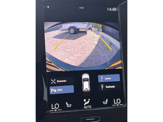 Volvo XC40 1.5 T4 Recharge R-Design Expression Adaptieve cruise control / Stoelverwarming / Pilot assist / Parkeercamera / Bochtverlichting