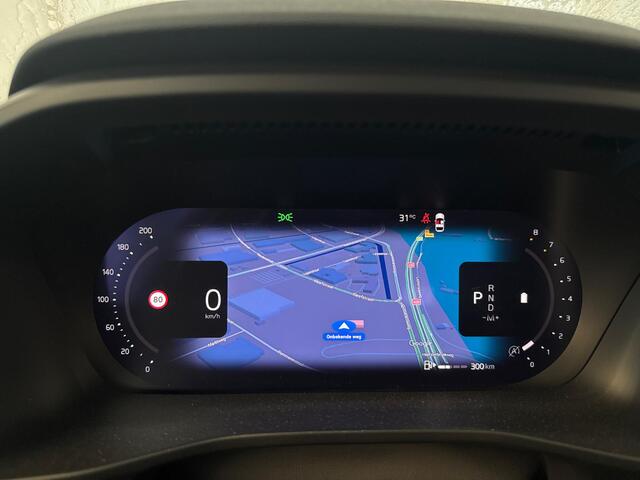 Volvo XC40 2.0 B3 Plus Dark | Trekhaak | 360 Graden Camera | Parkeersensoren | Lederen Bekleding | Stoelverwarming | Verwarmbare voorruit | All-Season banden | Cruise Control Adaptief | BLIS | Keyless Entry | Elektrische Achterklep | Navigatie