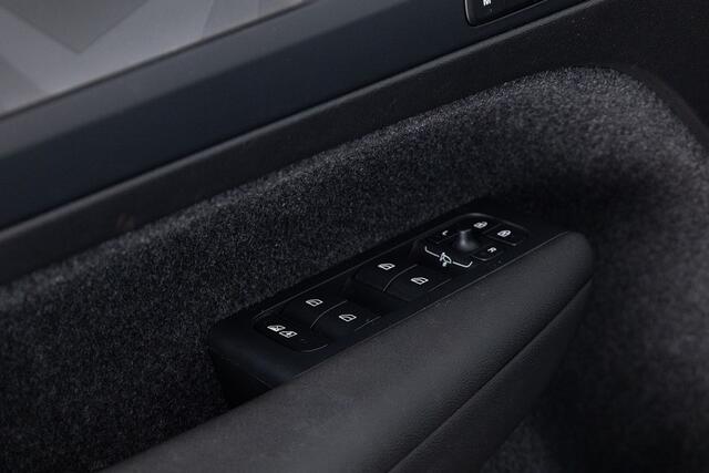 Volvo XC40 1.5 T4 Plug-in hybrid Ultimate Bright | PANORAMADAK | LEDER | harman/kardon ? 1e Eigenaar .