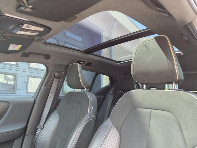 Volvo XC40 Recharge P8 AWD R-Design ( SOH 94% ) Pano | Harman Kardon