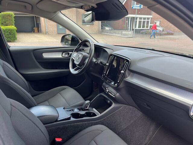Volvo XC40 2.0 B4 AWD BUSINESS PRO 197PK AUTOMAAT / CARPLAY / NAVI / ELEK. TREKHAAK / CRUISE CTR. / LED / PDC / DAB / 18'' LM-VELGEN