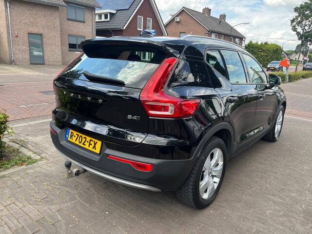 Volvo XC40 2.0 B4 AWD BUSINESS PRO 197PK AUTOMAAT / CARPLAY / NAVI / ELEK. TREKHAAK / CRUISE CTR. / LED / PDC / DAB / 18'' LM-VELGEN