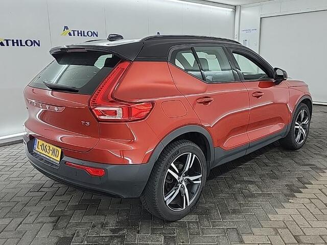Volvo XC40 1.5 T3 R-DESIGN I WINTERPAKKET I HARMAN KARDON I P-CAMERA I LEDEREN BEKLEDING