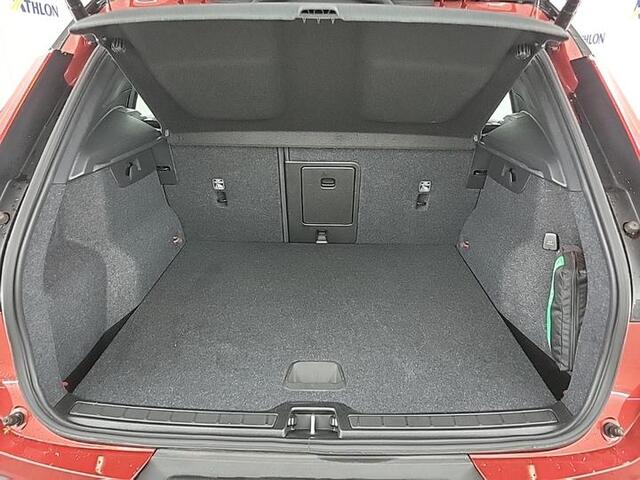 Volvo XC40 1.5 T3 R-DESIGN I WINTERPAKKET I HARMAN KARDON I P-CAMERA I LEDEREN BEKLEDING
