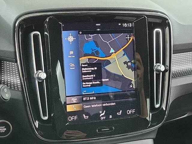 Volvo XC40 1.5 T3 R-DESIGN I WINTERPAKKET I HARMAN KARDON I P-CAMERA I LEDEREN BEKLEDING