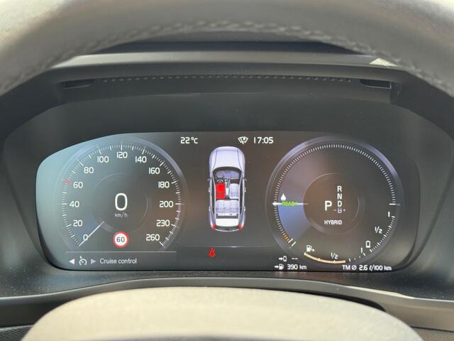Volvo XC40 1.5 T5 Plus Bright - leer - camera - navi - sensoren