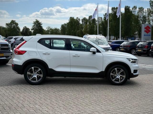 Volvo XC40 2.0 T4 Momentum