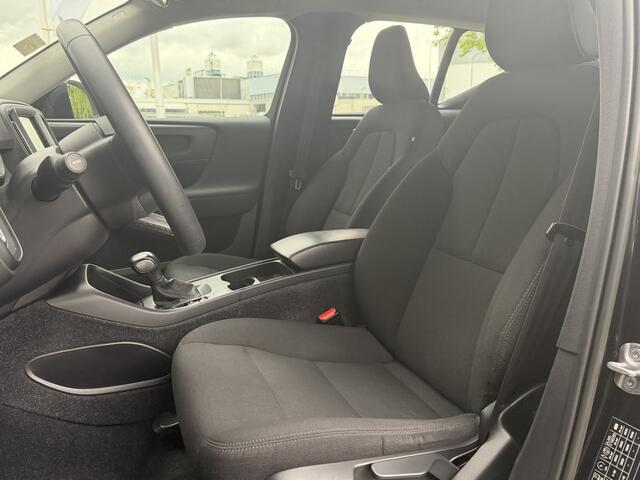 Volvo XC40 BWJ 2022 | 1.5 130PK T2 Momentum Core | TREKHAAK | CAMERA A | CLIMA | NAVI | PDC | CARPLAY |