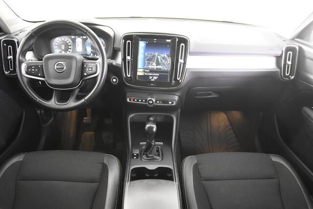 Volvo XC40 2.0 D3 Momentum *Navigatie*Trekhaak*Standkachel*