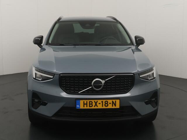 Volvo XC40 1.5 T5 Ultra Dark | Camera | Elektrische Achterklep | Stuurverwarming | Voor en Achter Stoelverwarming | All Season banden | Draadloos oplader | Elektrische Voorstoelen Met Geheugen | Bliss |