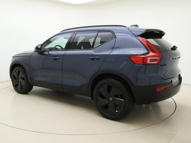 Volvo XC40 B3 177pk Plus Black Edition / Harman en kardon audio / Stoel/- en stuurverwarming / Elektrisch verstelbare stoelen /