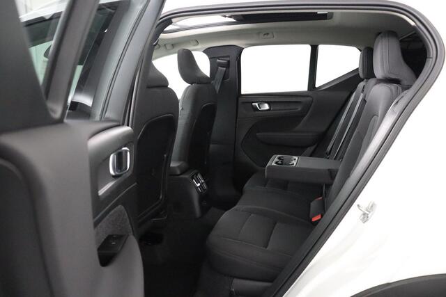 Volvo XC40 1.5 T4 Recharge Inscription Expression |Parelmoer wit|Pano dak|