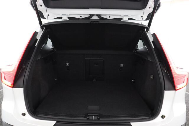 Volvo XC40 1.5 T4 Recharge Inscription Expression |Parelmoer wit|Pano dak|