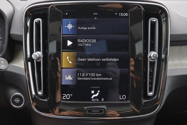 Volvo XC40 T5 Recharge Inscription - Panorama/schuifdak - IntelliSafe Assist - Adaptieve LED koplampen - Parkeercamera achter - Parkeersensoren voor & achter - Extra getint glas - 19' LMV