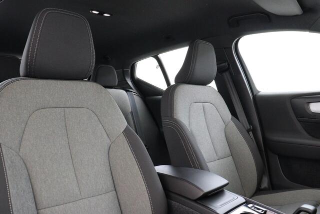 Volvo XC40 B4 (M-HYBRID) PLUS DARK -HARMAN/KARDON|CAMERA|ADAP.CRUISE|POWER-SEATS|VERW.VOORRUIT|TREKHAAK|19"