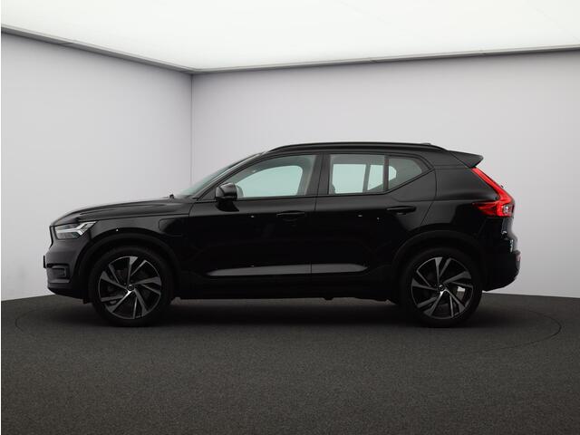 Volvo XC40 T4 Recharge R-Design / Panoramadak / 360 Camera / Elektrische Stoelen / Harman Kardon / Stoel+Stuurverwarming / 20" Wielen / Adaptive Cruise /