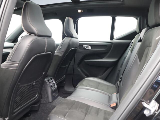 Volvo XC40 T4 Recharge R-Design / Panoramadak / 360 Camera / Elektrische Stoelen / Harman Kardon / Stoel+Stuurverwarming / 20" Wielen / Adaptive Cruise /