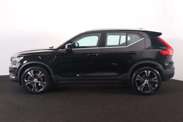 Volvo XC40 T5 Recharge Inscription - IntelliSafe - Parkeercamera achter - Verwarmde voorstoelen - Parkeersensoren voor & achter - 19' LMV - BLIS - Trekhaak semi-elektrisch inklapbaar