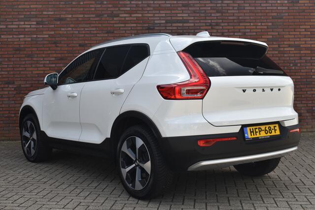 Volvo XC40 B3 177PK Core | 19" | Trekhaak | All-Season | Lighting | Power Seats |